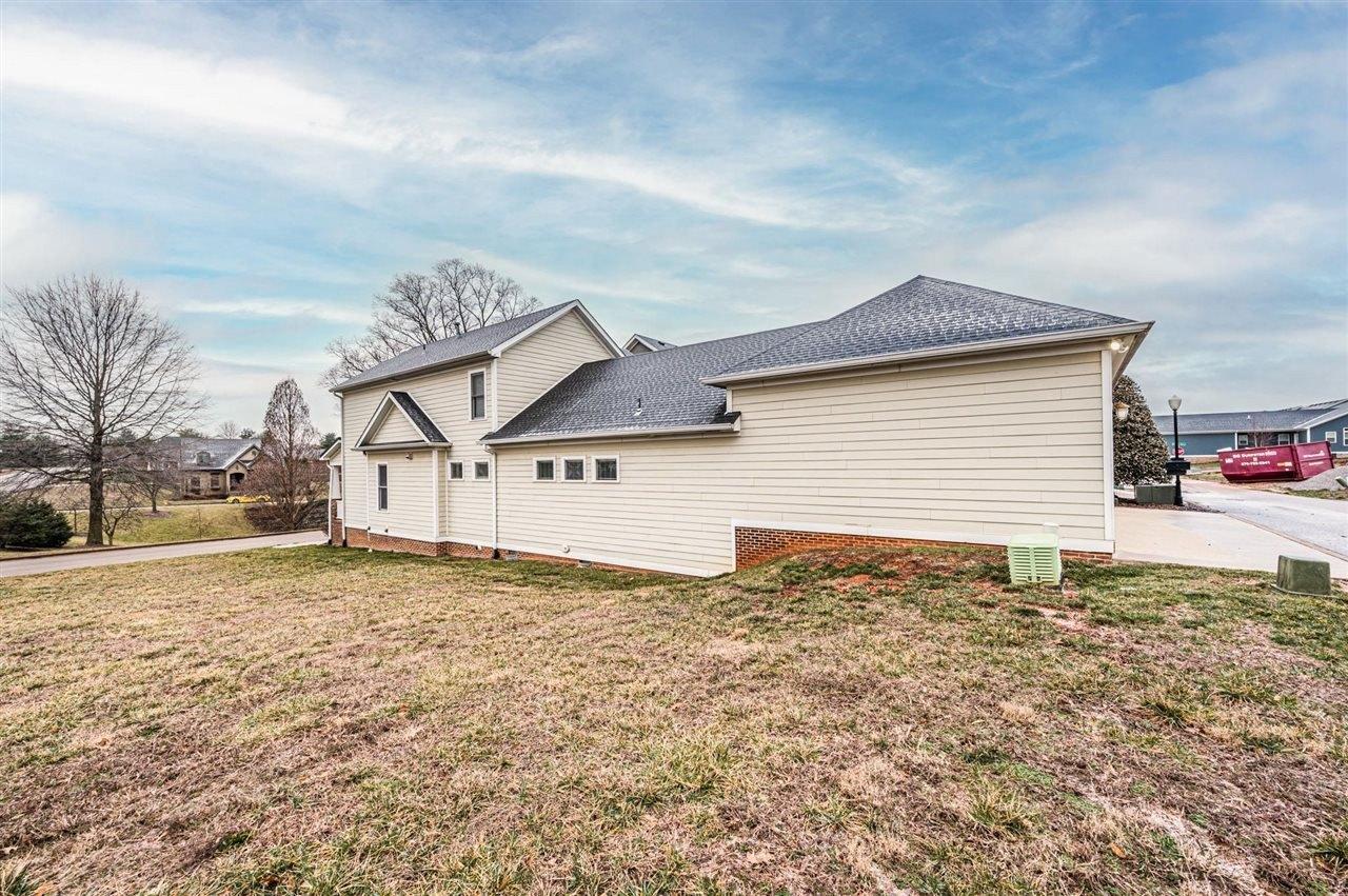 Traditions Blvd, Bowling Green, KY 42103