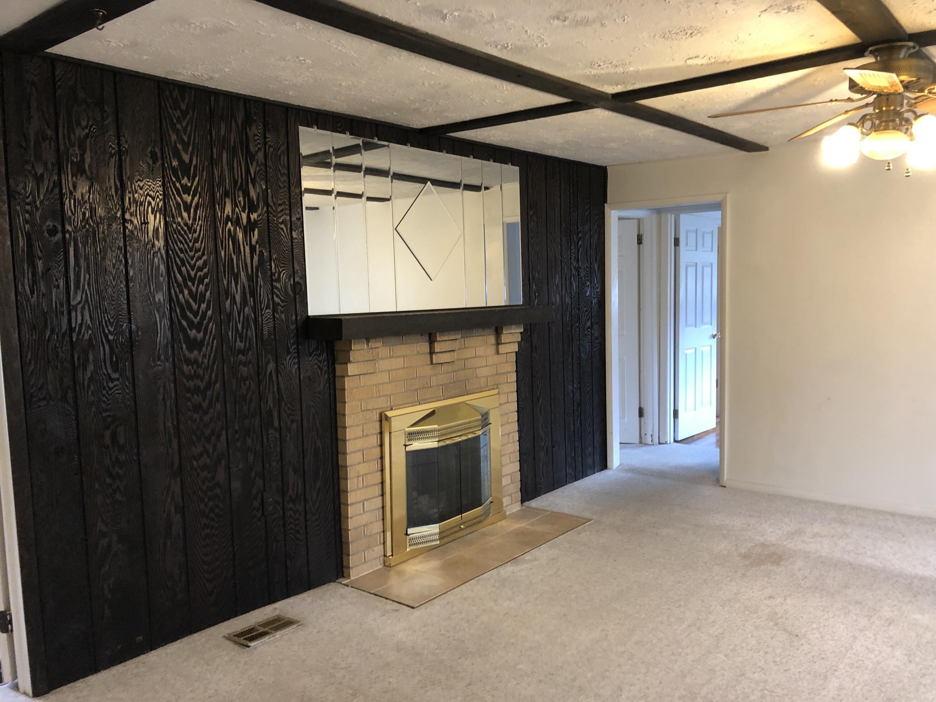 Hilltop Rd, Covington, KY 41015