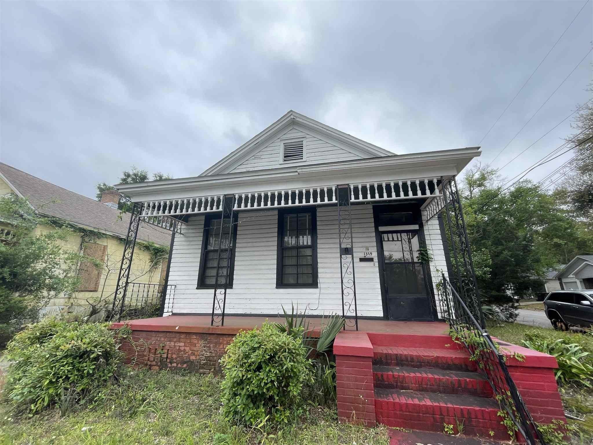 W Jackson St, Pensacola, FL 32501