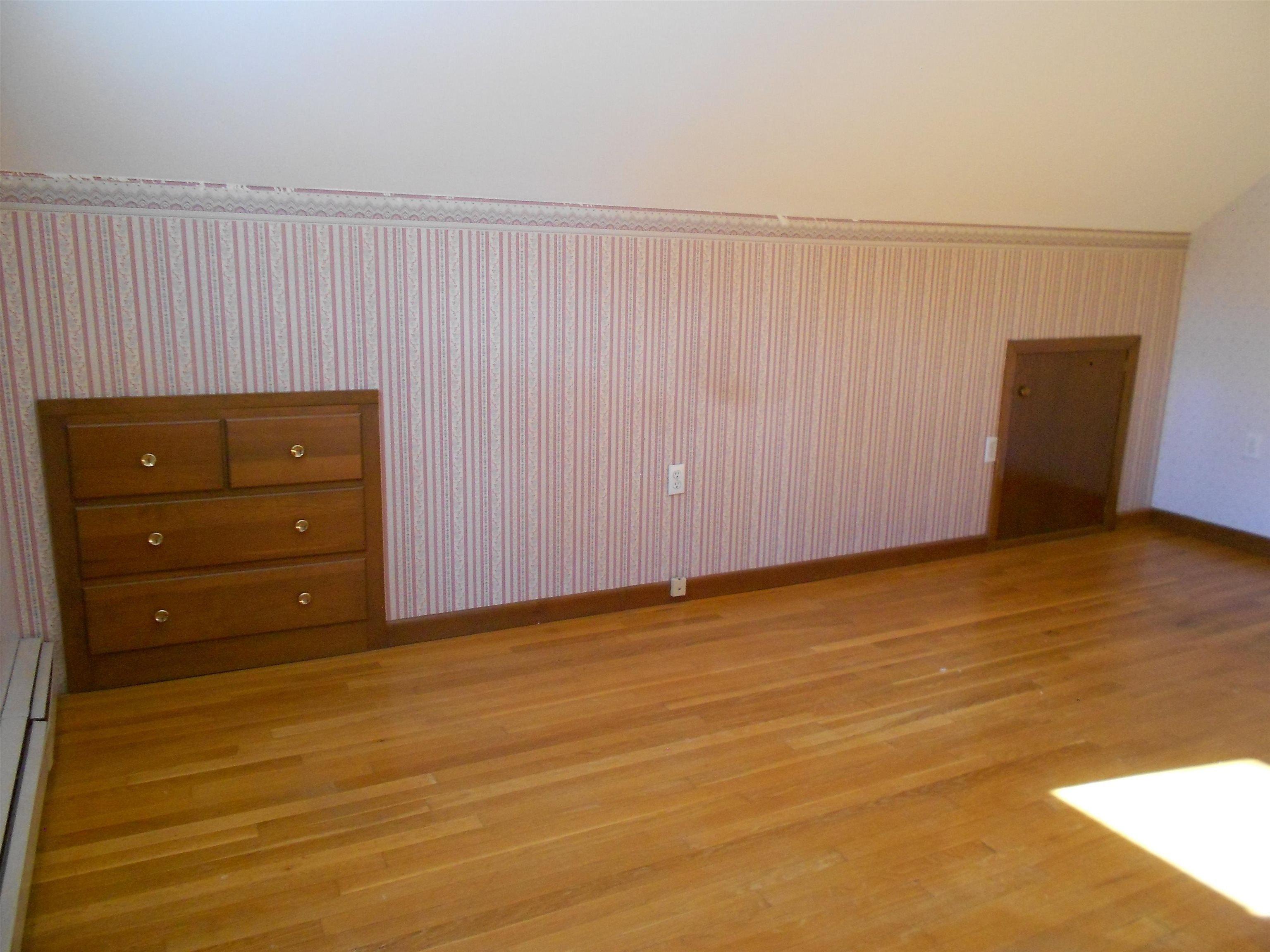 7th Ave, Manchester, NH 03104