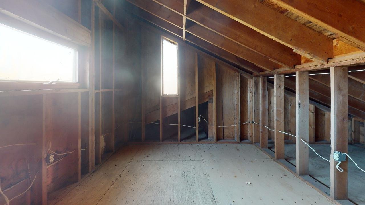 Grand River Dr Se, Lowell, MI 49331