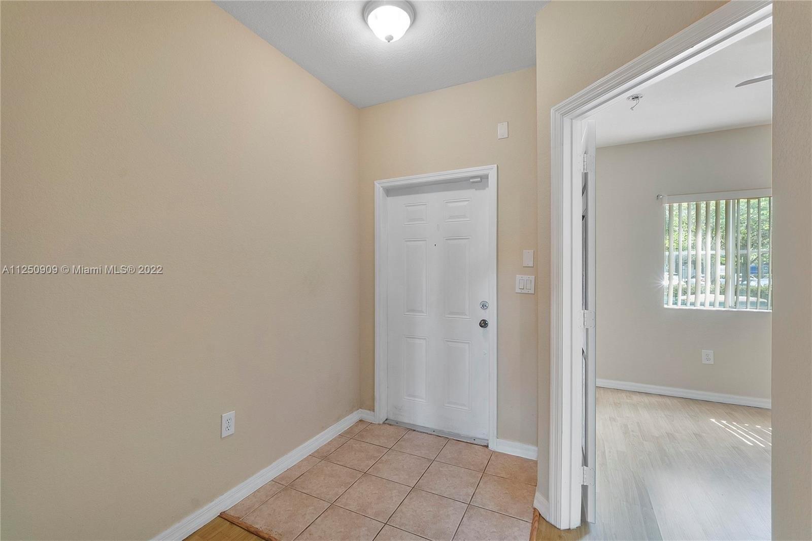 Woodland Cir, Tamarac, FL 33319