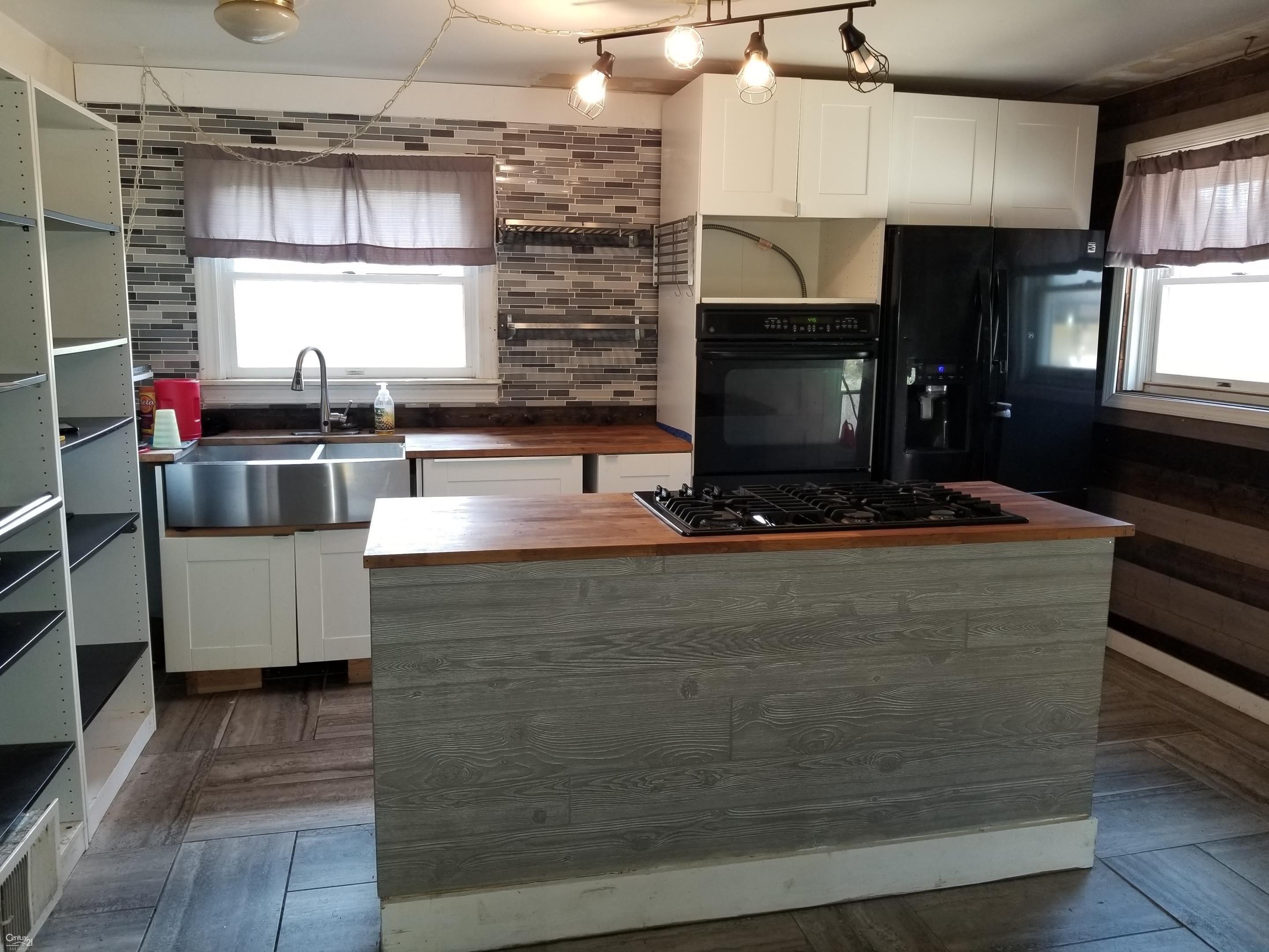 Harris Rd, Belleville, MI 48111