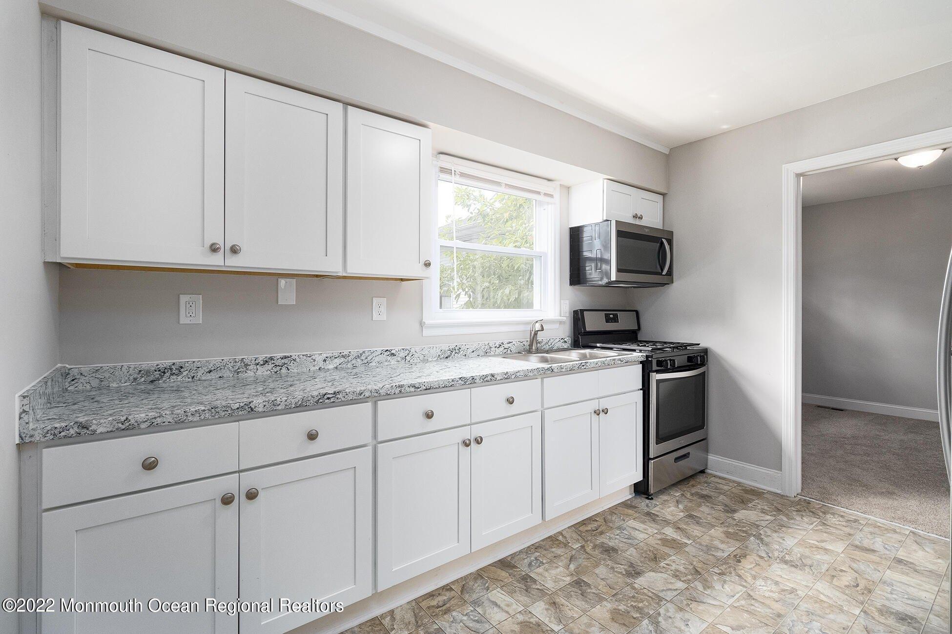 E 6th St, Howell, NJ 07731