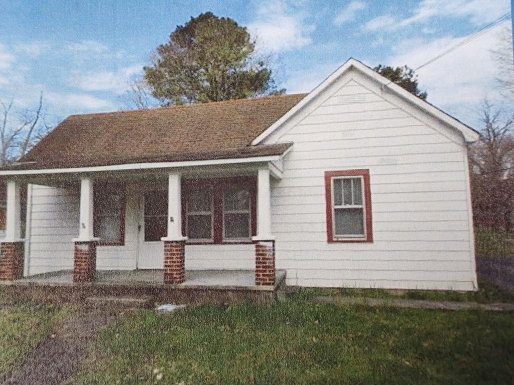 Cash St, Spring City, TN 37381