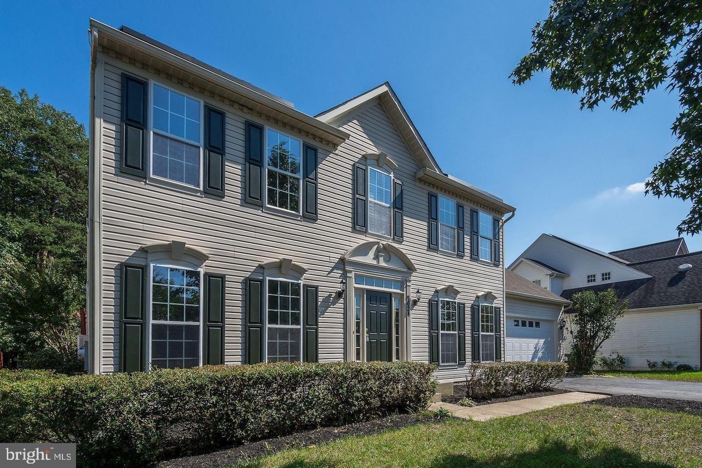 Stuart Ln, Clinton, MD 20735