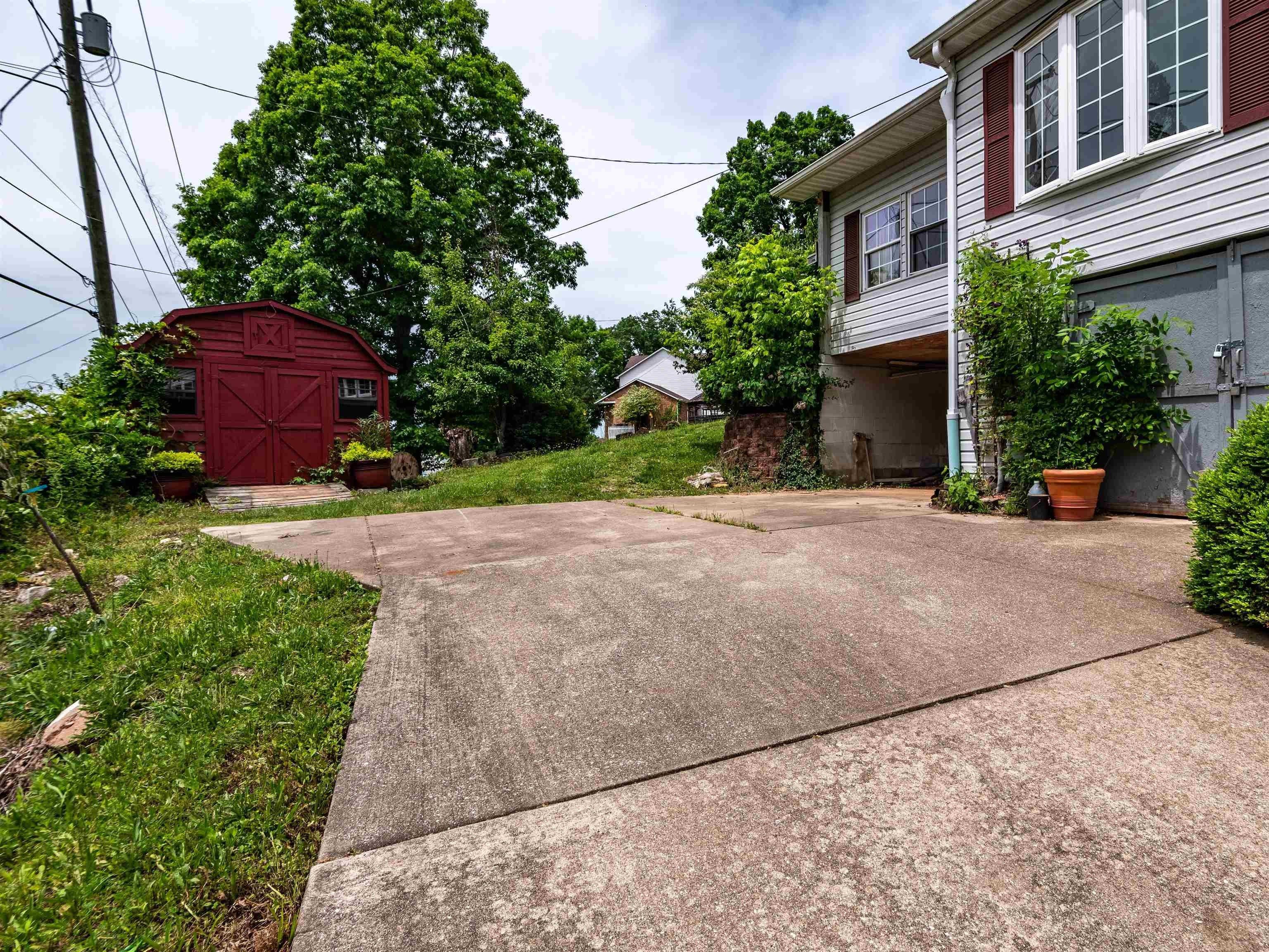 Hash Ridge Rd, Barboursville, WV 25504
