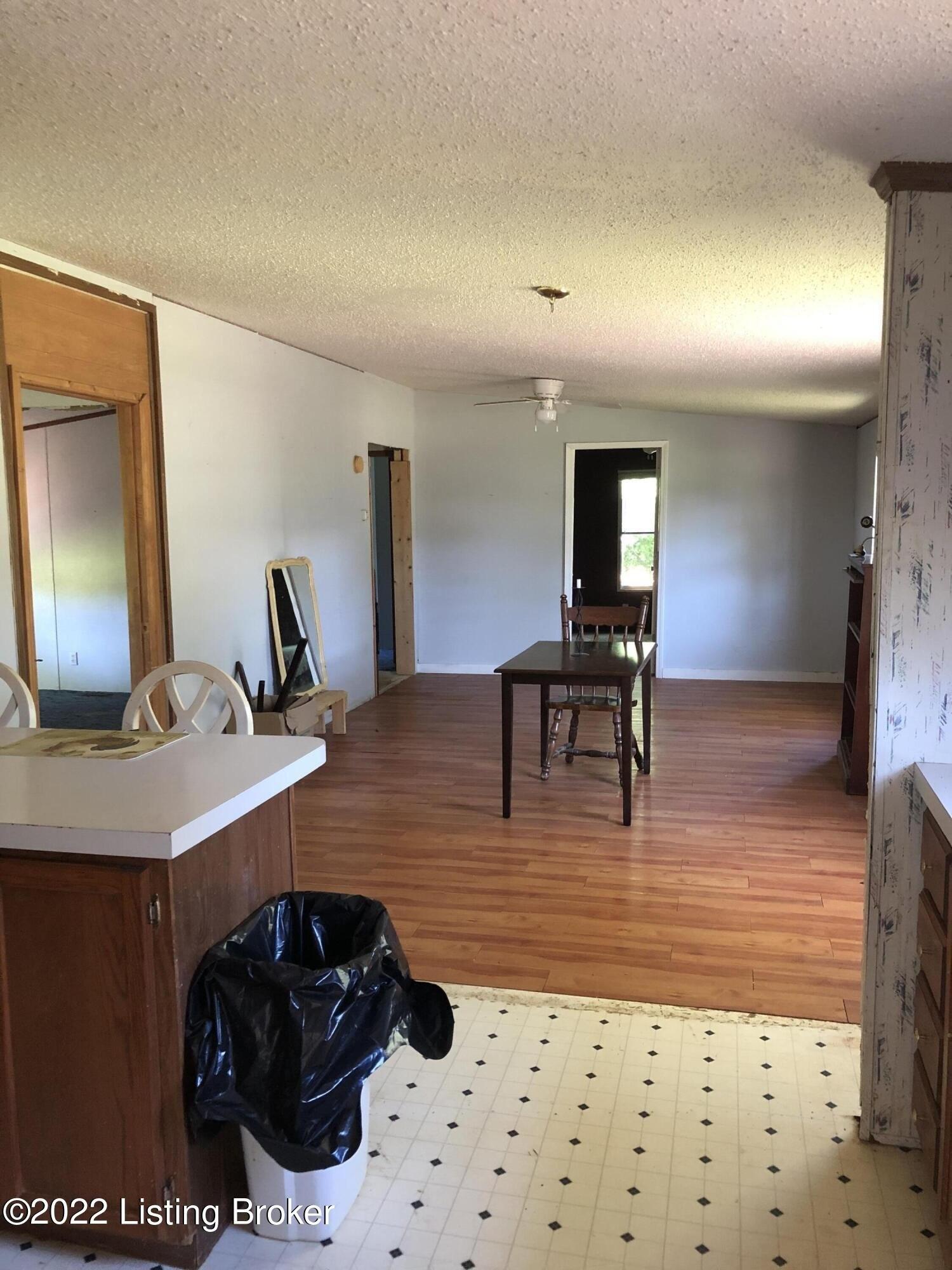 Robin Ln, Bedford, KY 40006