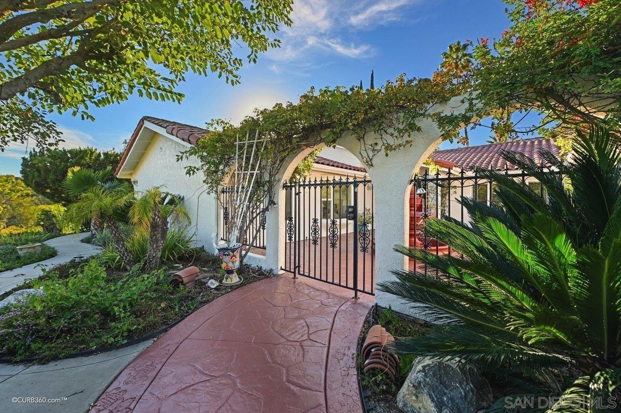 Los Sicomoros Ln, Fallbrook, CA 92028