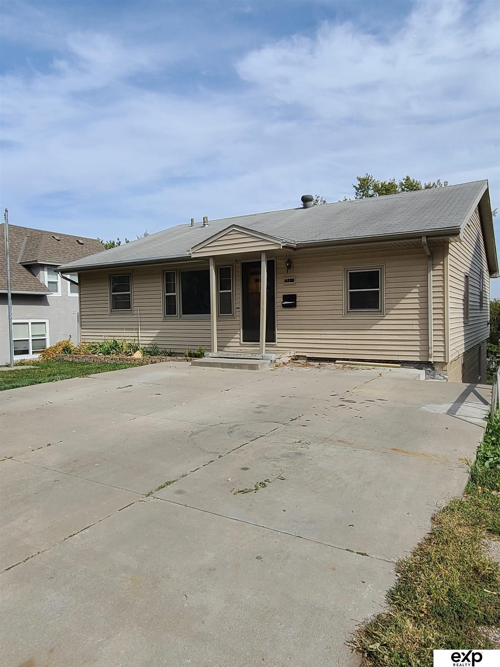 N 31st Ave, Omaha, NE 68111