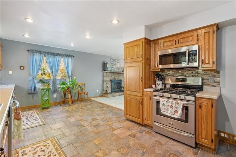 Terrace Ave, Leechburg, PA 15656