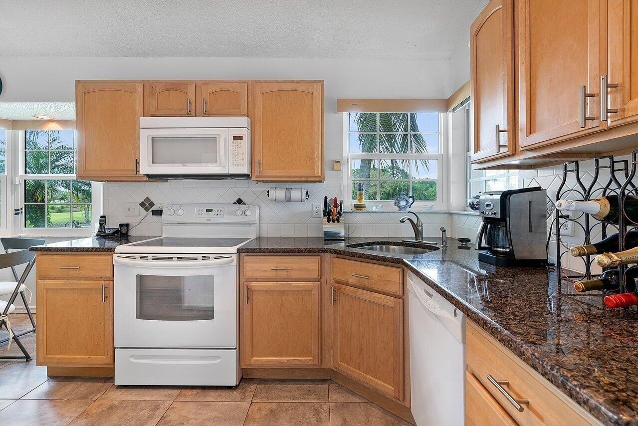 Bear Creek Ct, Lake Worth, FL 33467