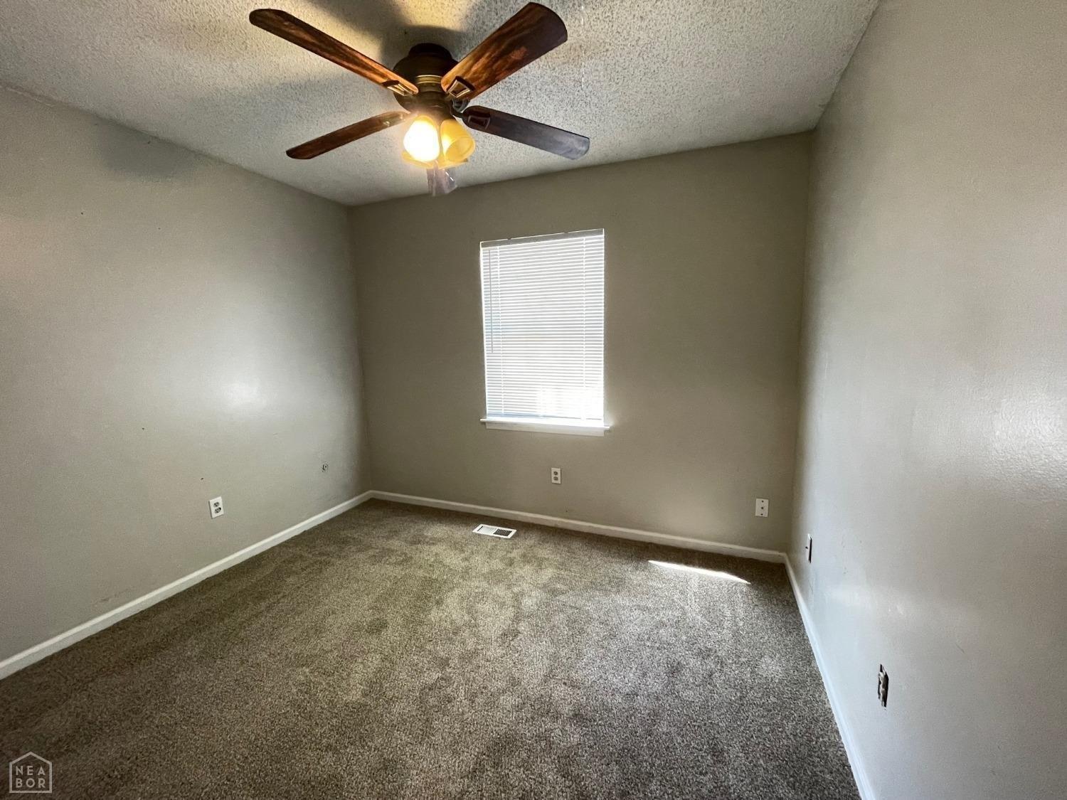 Byrd Dr, River Oaks, TX 76114