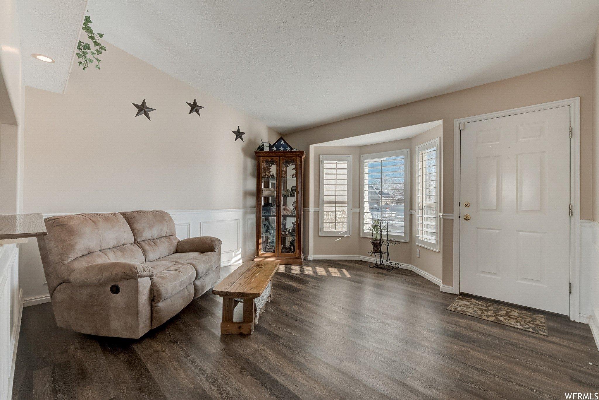 S Mountain Laurel Ln, West Jordan, UT 84081