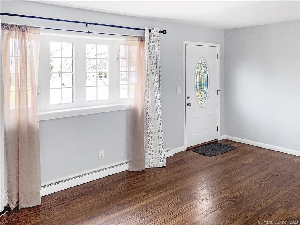 Eileen Rd, West Haven, CT 06516