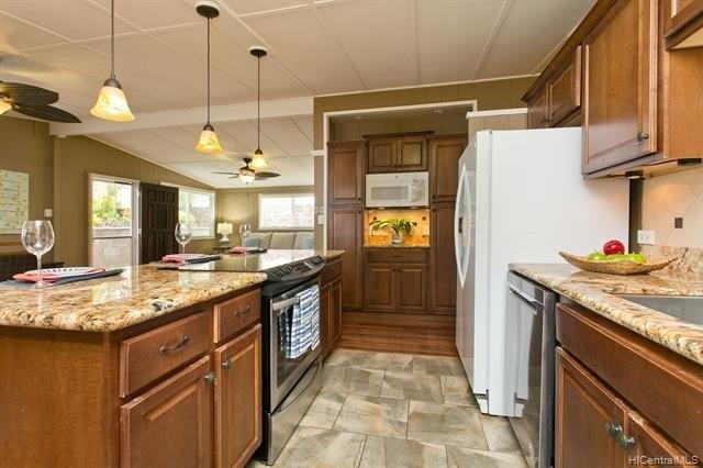 Amokemoke St, Pearl City, HI 96782