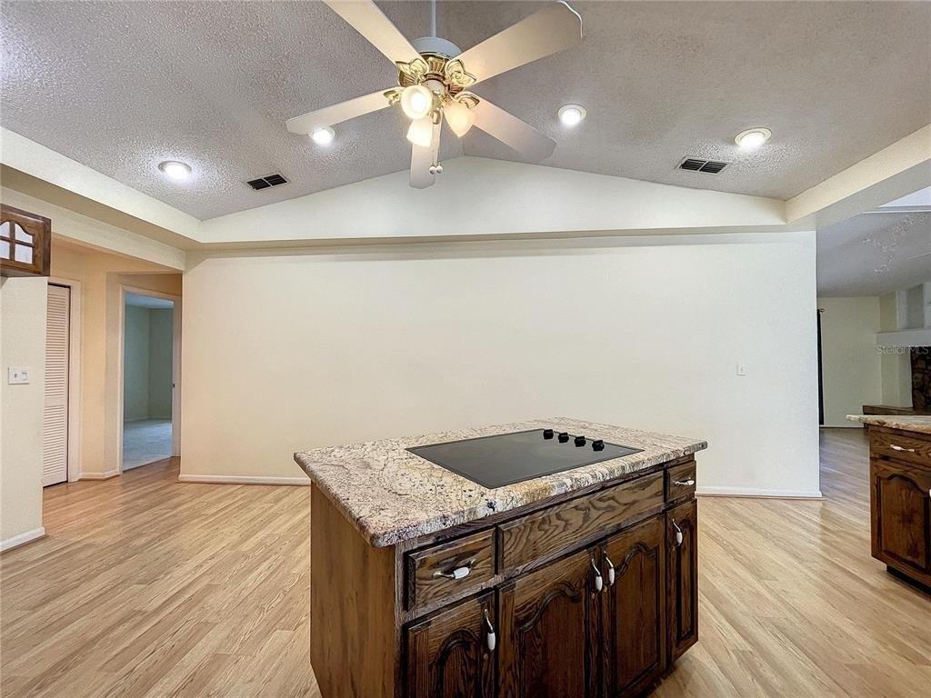 Walbrooke Dr, Tampa, FL 33624