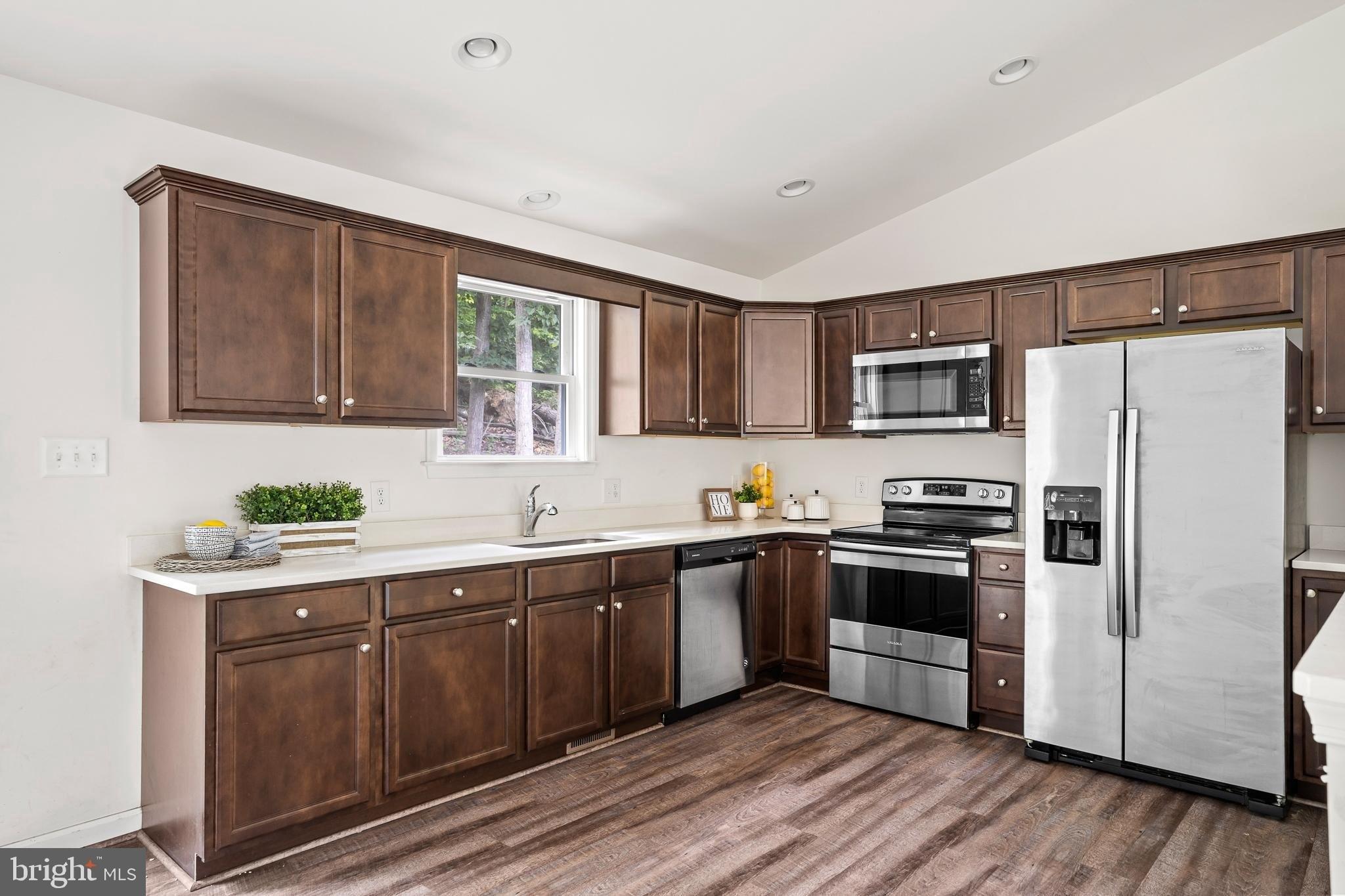Rolling Ln, Harpers Ferry, WV 25425