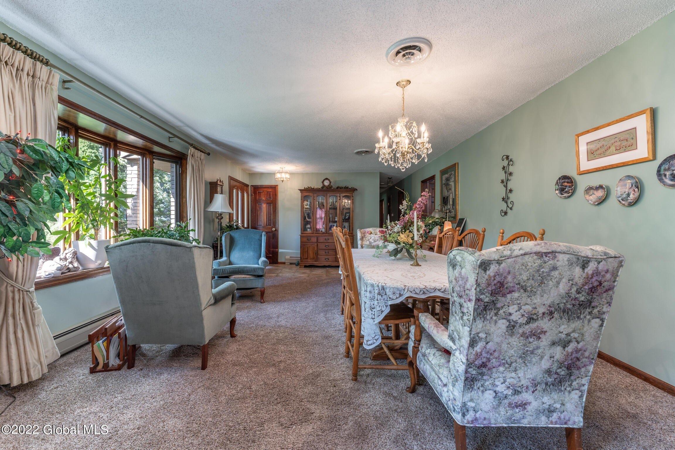 Crown Pt, Ballston Lake, NY 12019