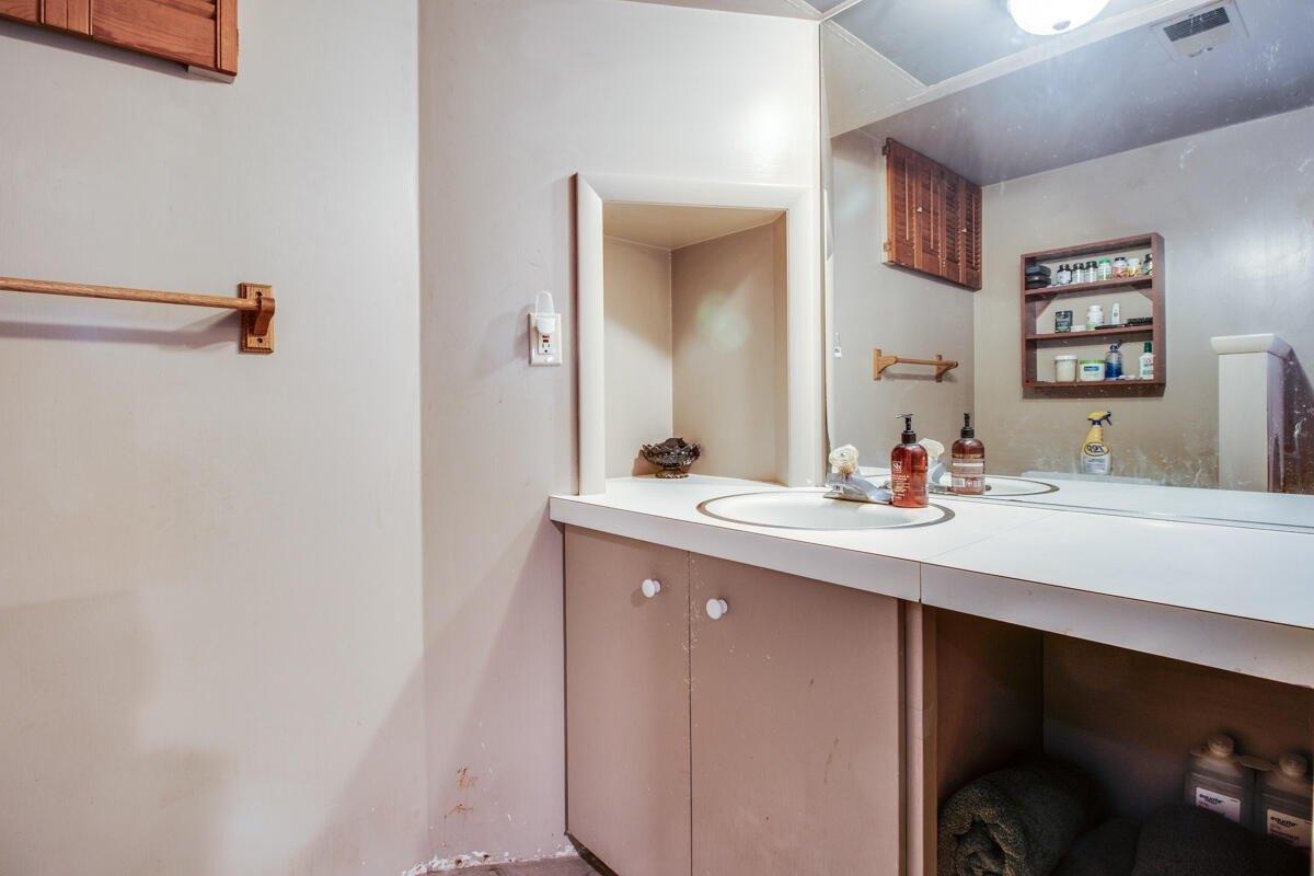 Alton Ave, Battle Creek, MI 49017