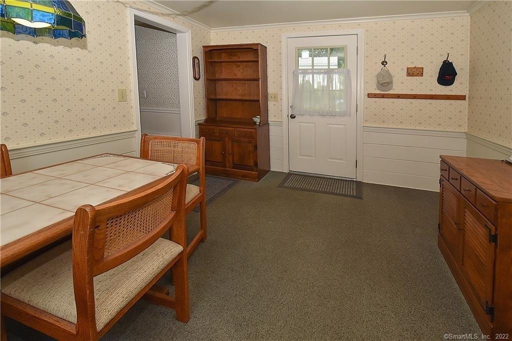 Braintree Dr, West Hartford, CT 06117