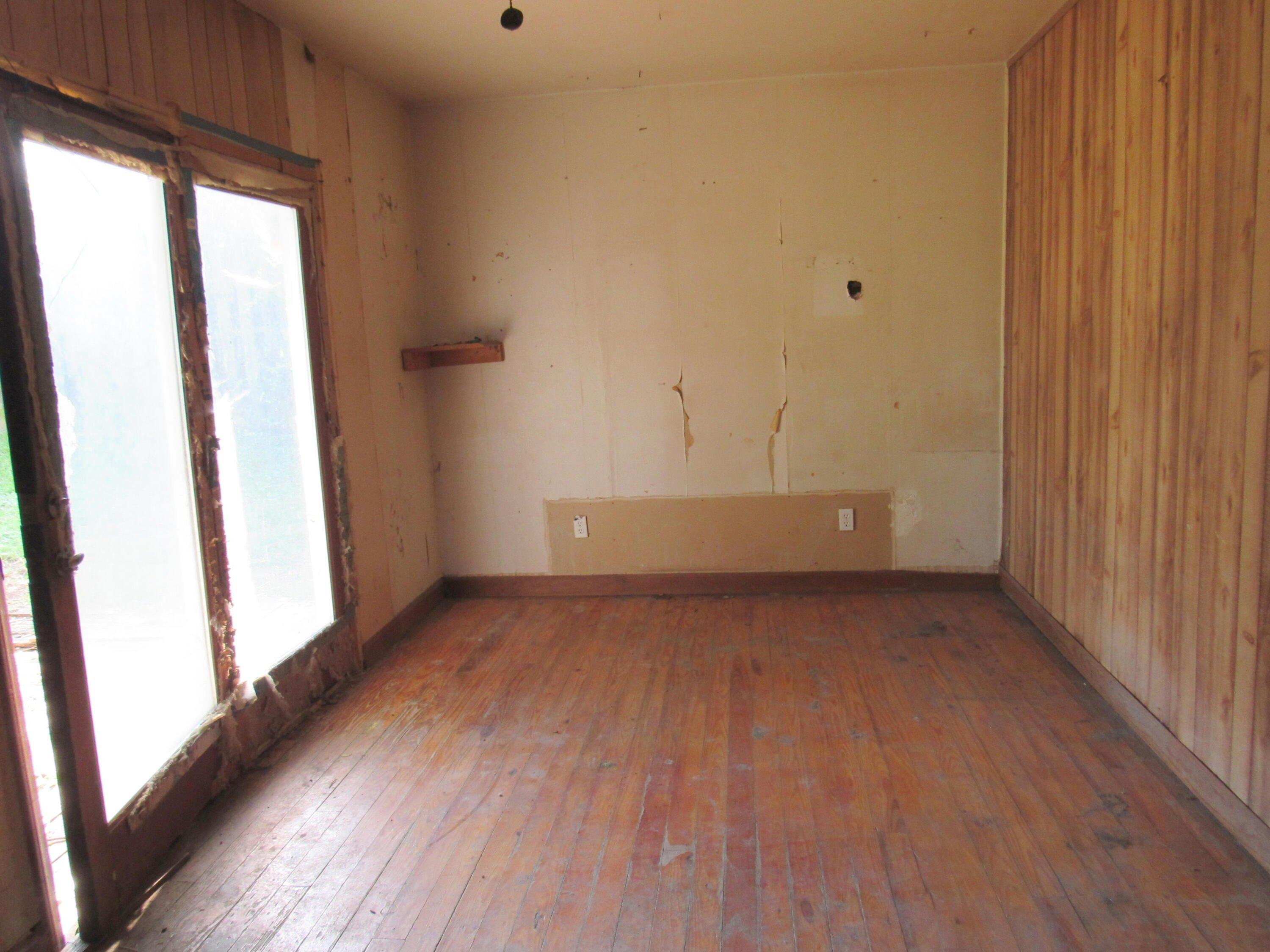 Cherry St, Kingsport, TN 37660