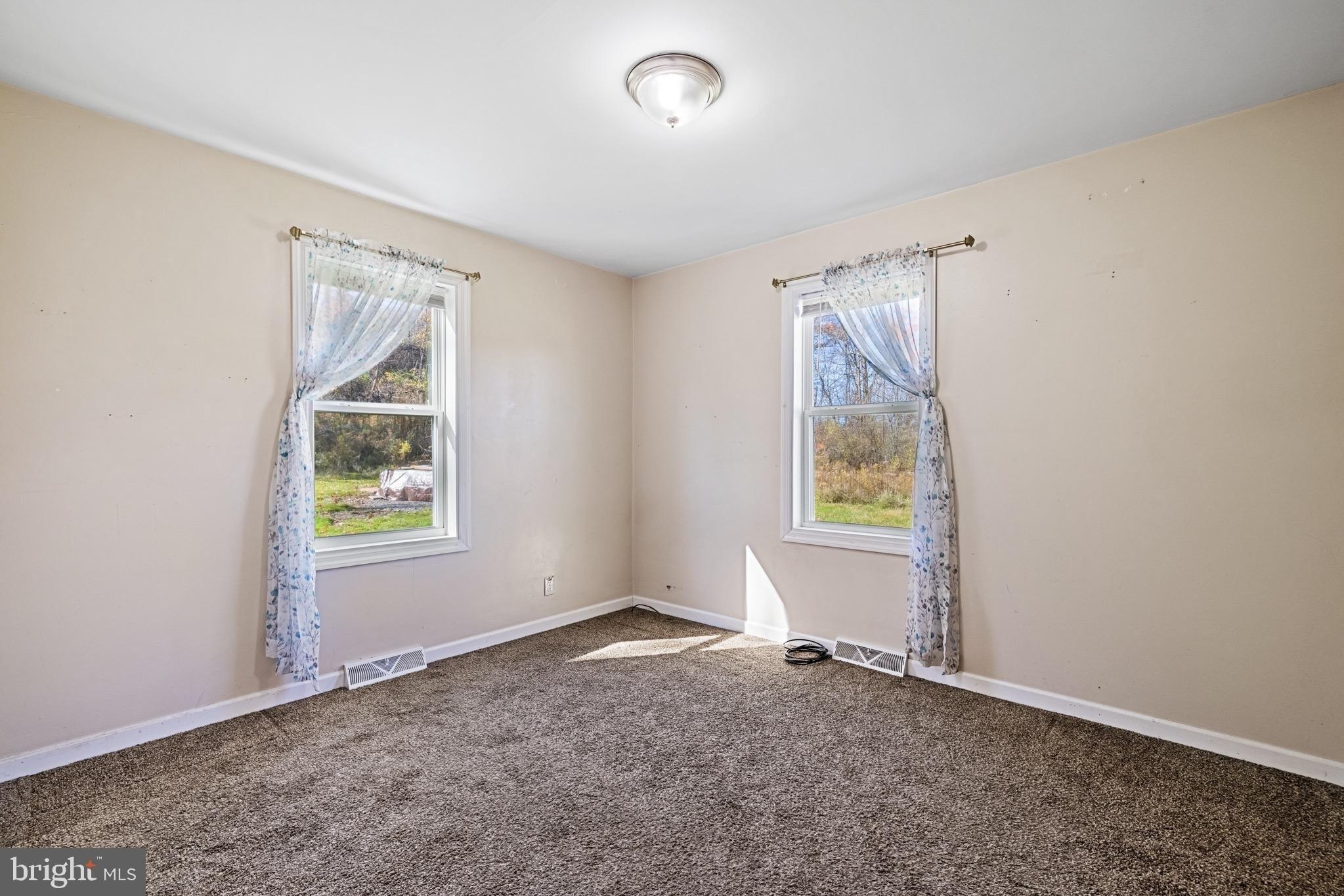 W Main St, Edinburg, PA 16116