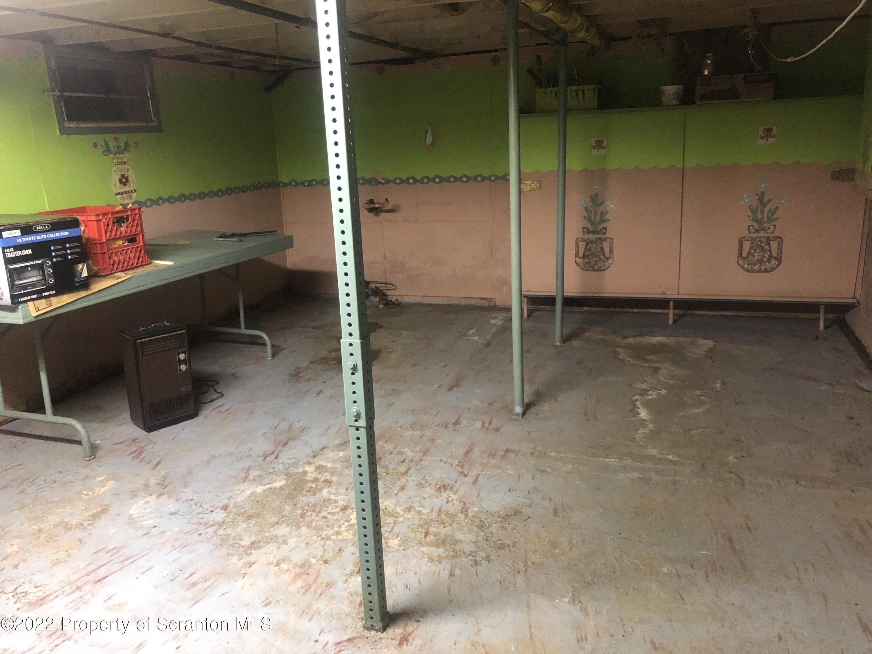 Reynolds Ave, Scranton, PA 18504