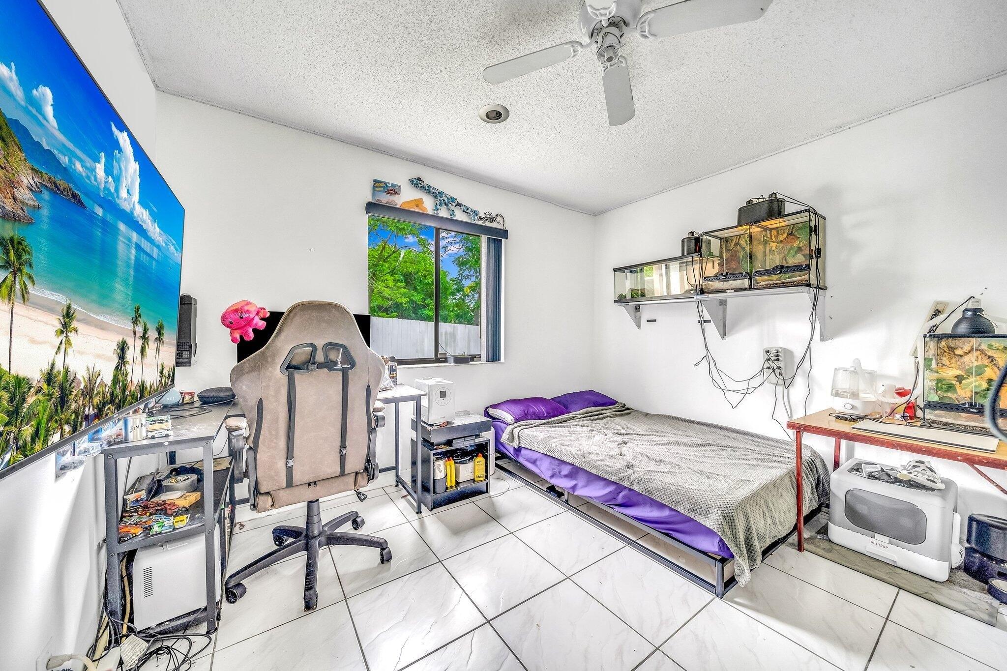 Nw 53rd Ct, Lauderhill, FL 33351
