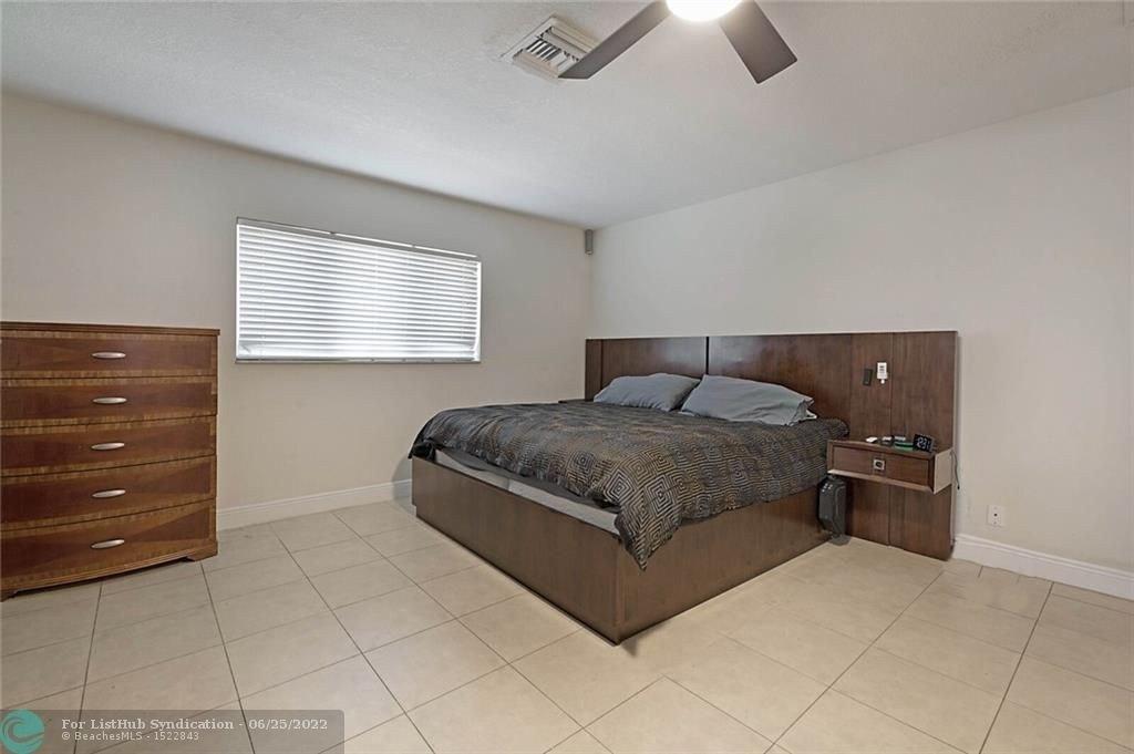 Ne 26th Ave, Lighthouse Point, FL 33064