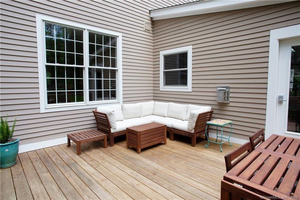 Spruce Ln, Weatogue, CT 06089