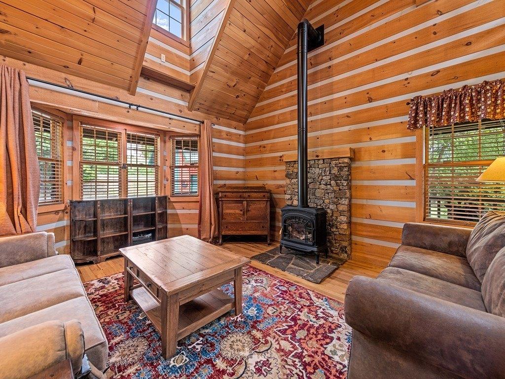 Keener Rd, Canton, NC 28716