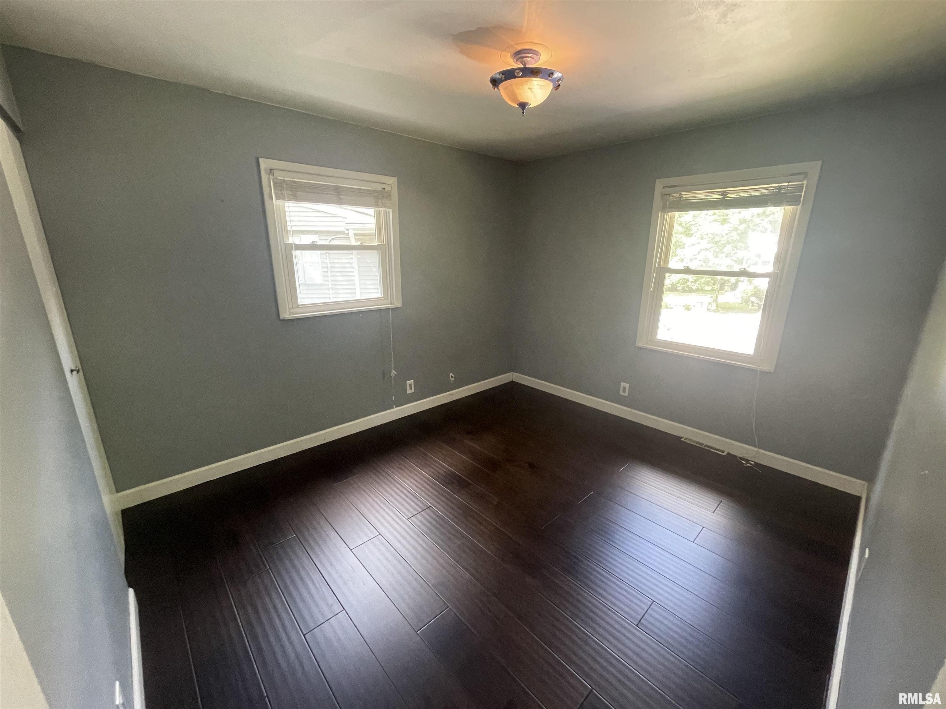 N Mar Vista Dr, Peoria, IL 61614