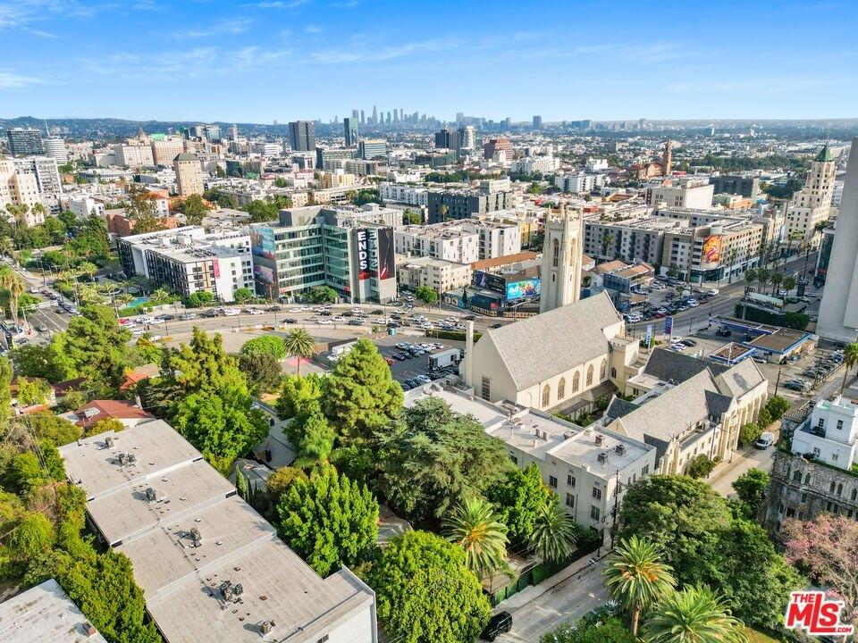 Hillcrest Rd, Los Angeles, CA 90068
