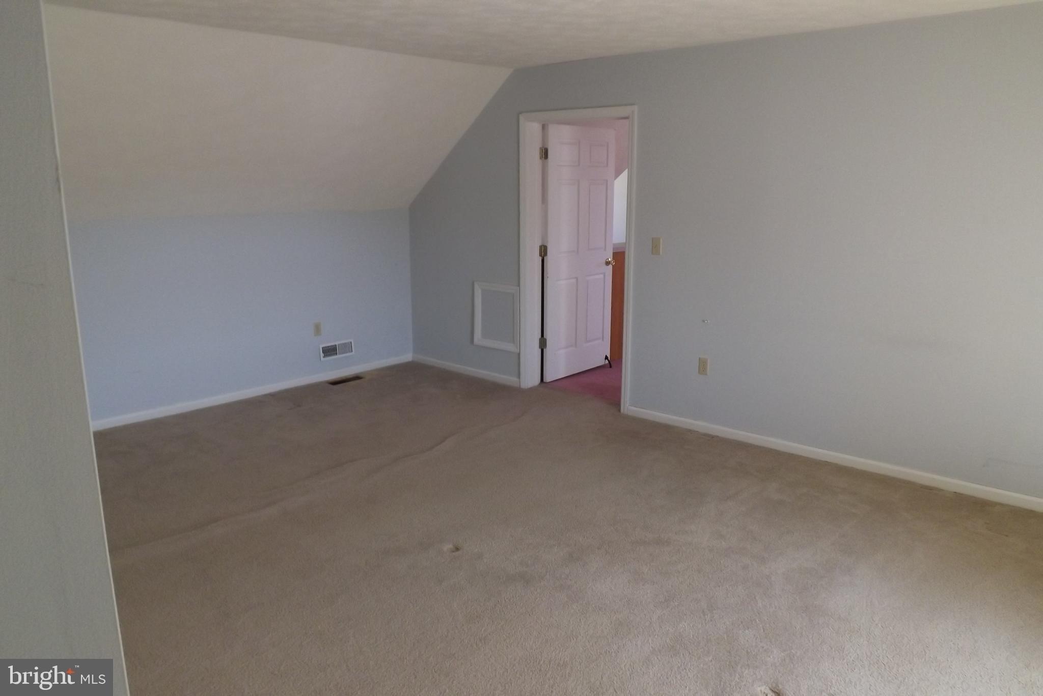 Beacon St, Keyser, WV 26726