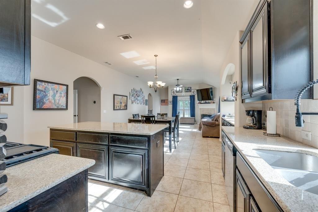 Ridgeway Dr, Mansfield, TX 76063