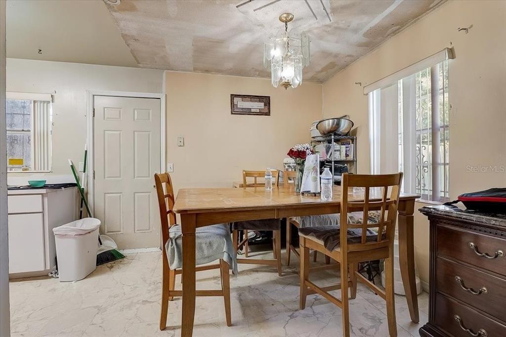 Tarpon Dr, Tampa, FL 33617