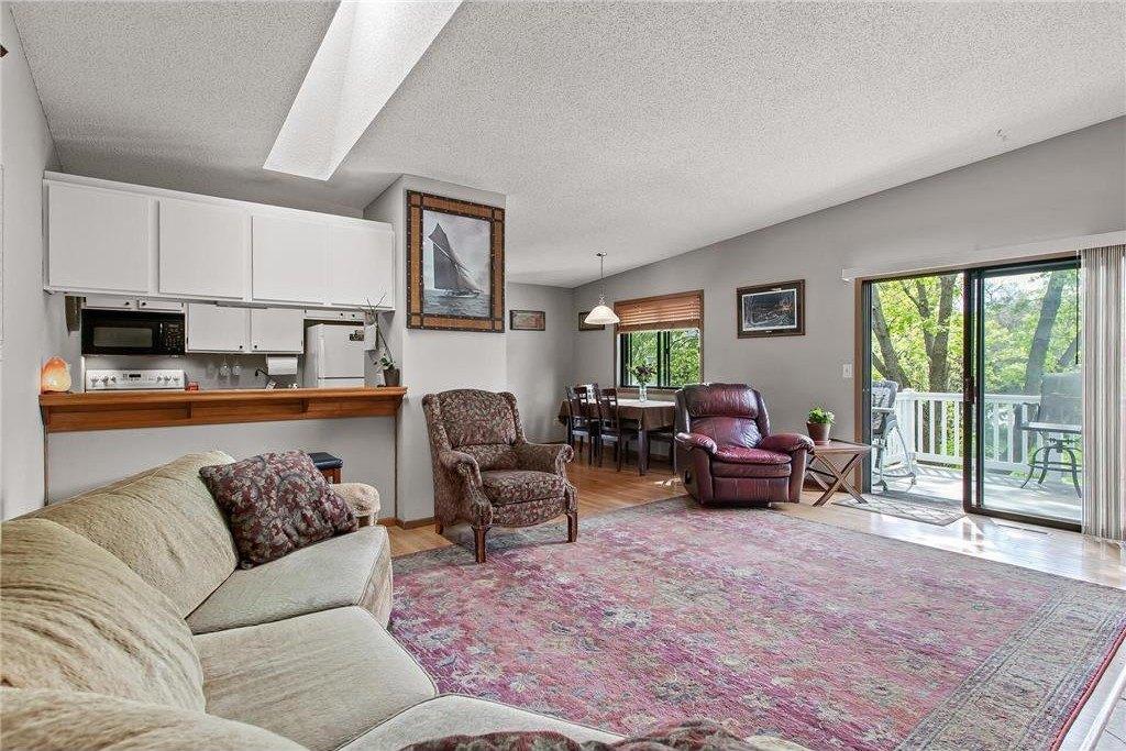 Pompano Dr, Hopkins, MN 55343