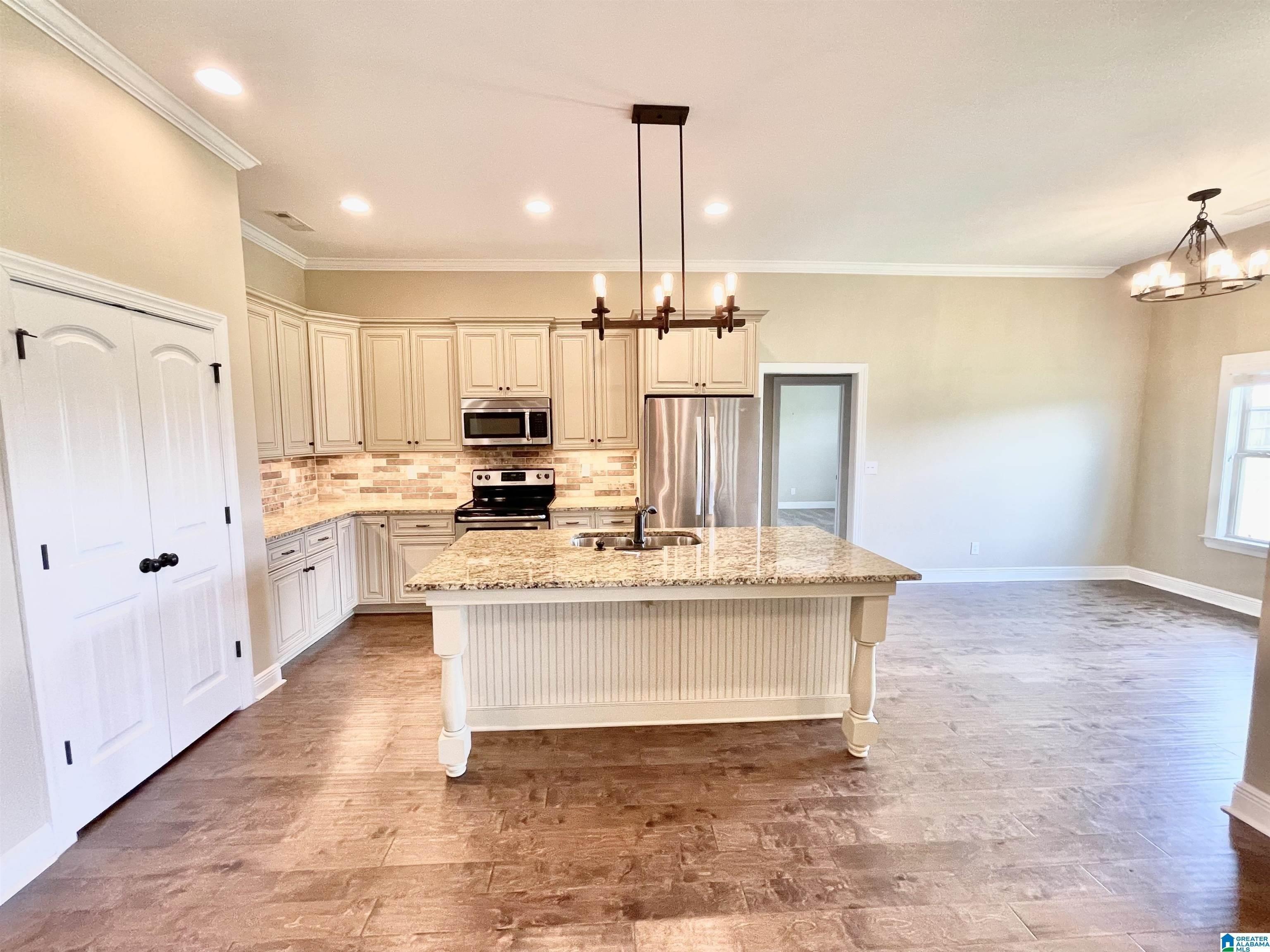 County Road 1081, Clanton, AL 35046