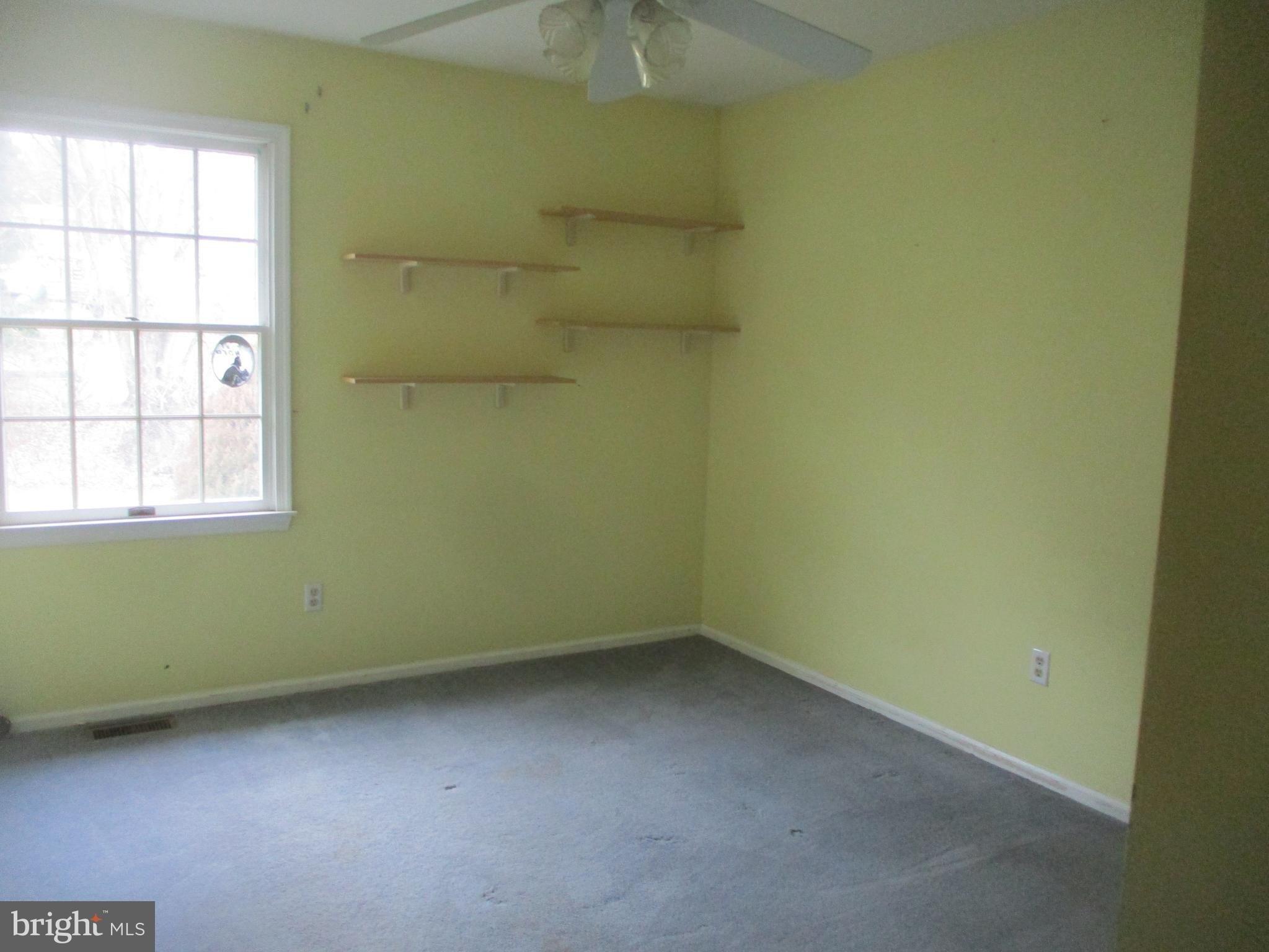 Jasen Dr, Chalfont, PA 18914
