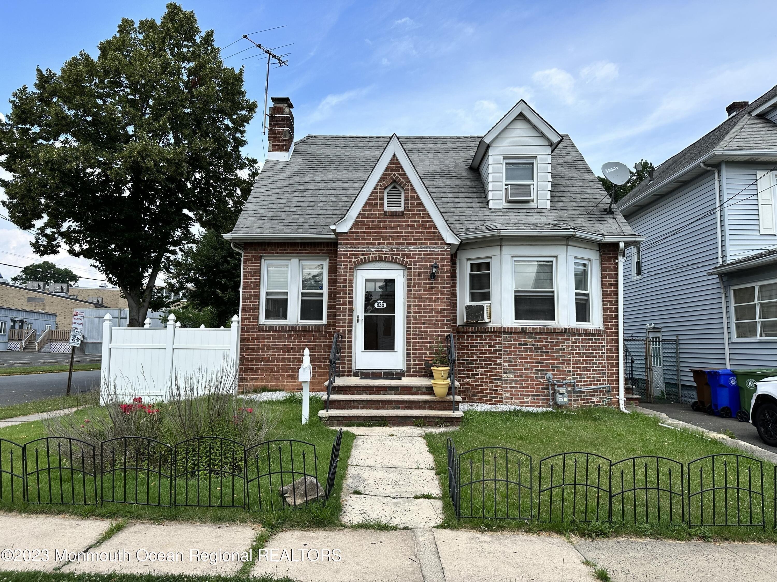 Summit St, Linden, NJ 07036