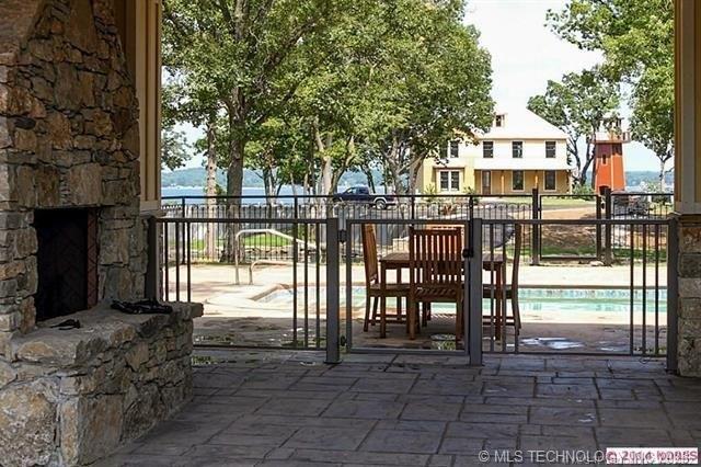 S Cliff Crest Dr, Vinita, OK 74301