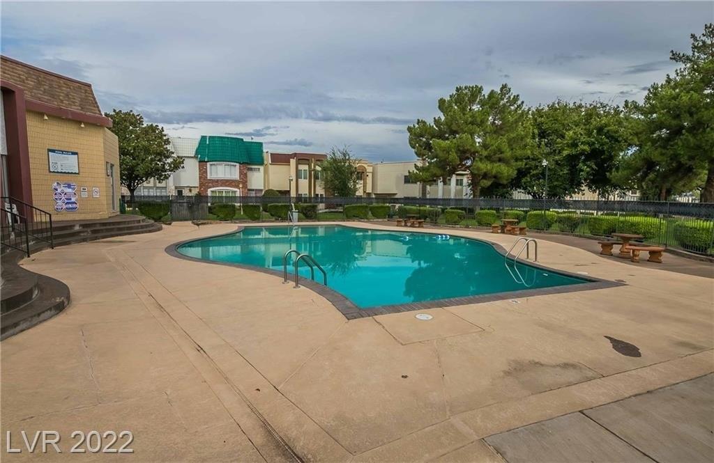 Townhouse Dr, Las Vegas, NV 89121