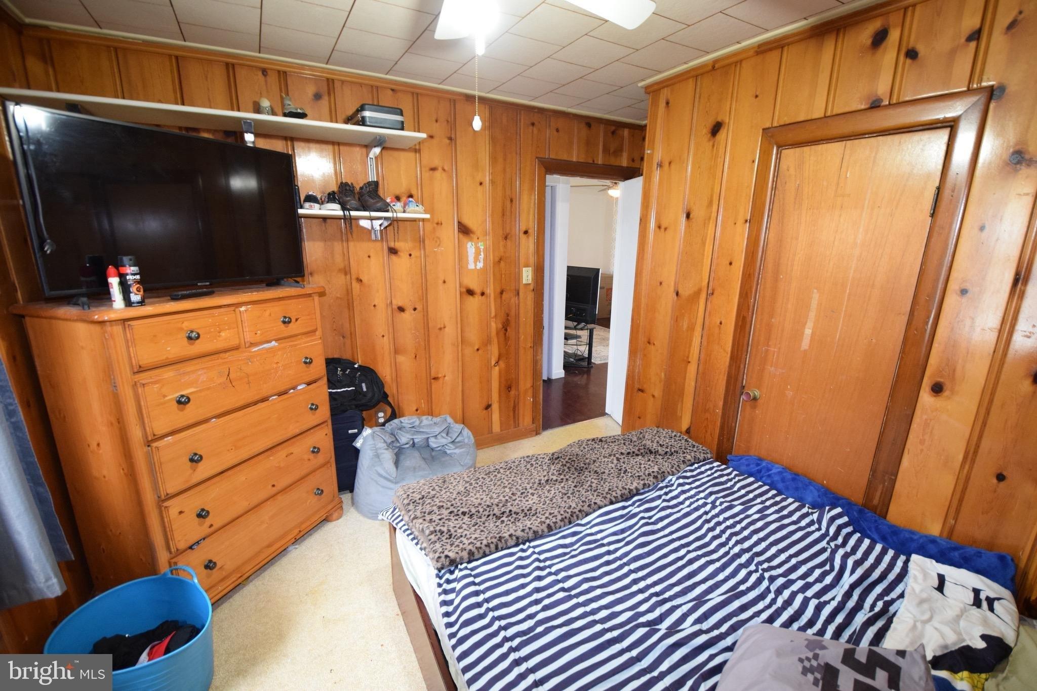 Renfrew St, Essex, MD 21221