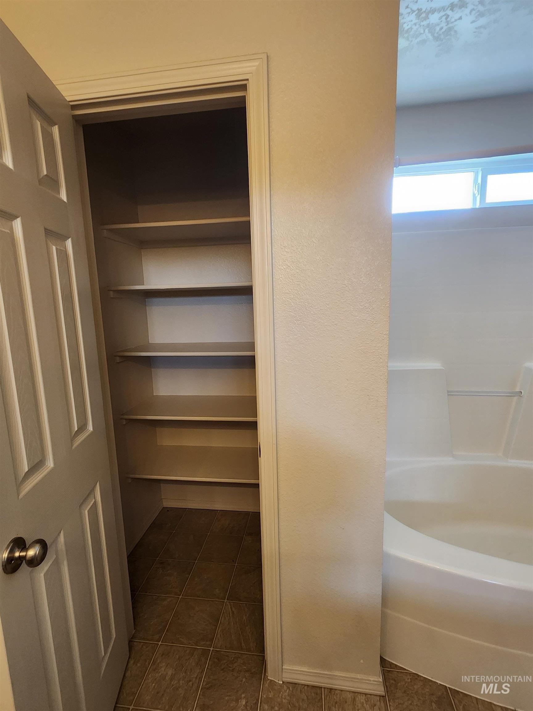 E Deerhill Dr, Meridian, ID 83642