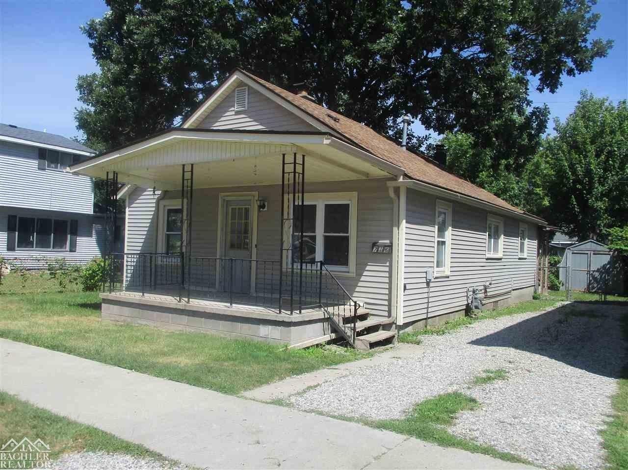Bruce St, Marine City, MI 48039