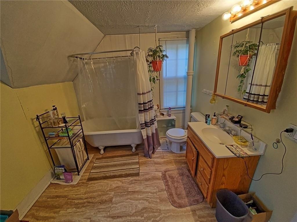 E Miller St, Newark, NY 14513