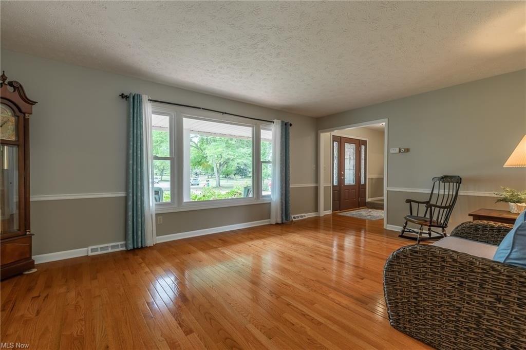 Idlewood Dr, Mentor, OH 44060