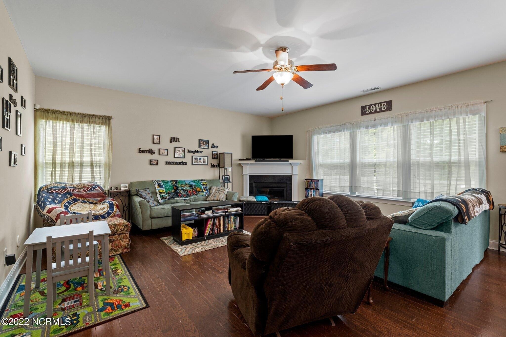 Creek End Ct, Swansboro, NC 28584