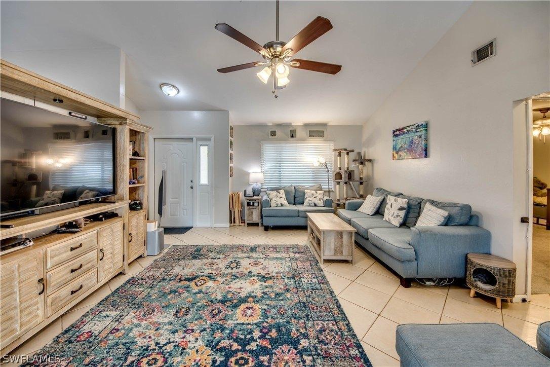 Se 1st Ave, Cape Coral, FL 33990